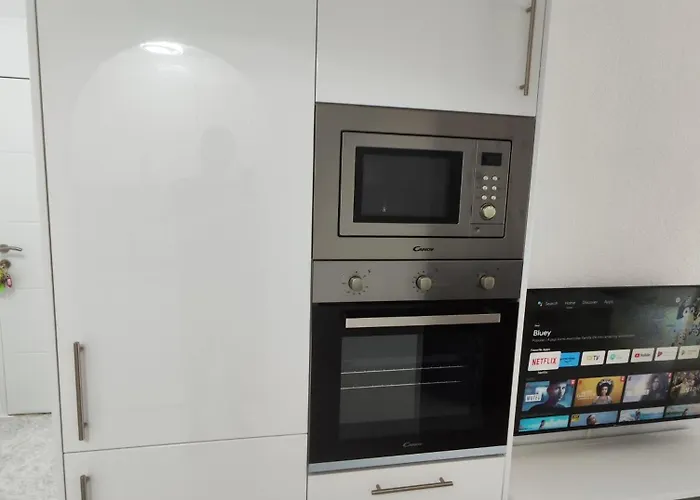 Calle Concordia 86, Two Bedroom Apartment, Up To 6 Guests, Near Del Cura Beach,supermarket Mercadona And Bus Station *