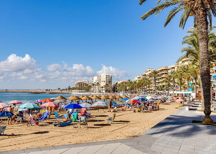 Calle Concordia 86, Two Bedroom Apartment, Up To 6 Guests, Near Del Cura Beach,supermarket Mercadona And Bus Station Appartement *