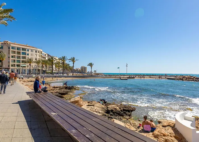 Calle Concordia 86, Two Bedroom Apartment, Up To 6 Guests, Near Del Cura Beach,supermarket Mercadona And Bus Station *