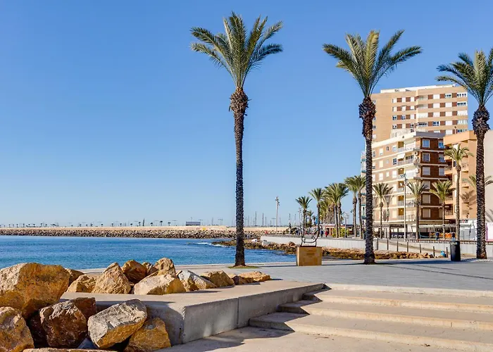 Calle Concordia 86, Two Bedroom Apartment, Up To 6 Guests, Near Del Cura Beach,supermarket Mercadona And Bus Station Appartement *