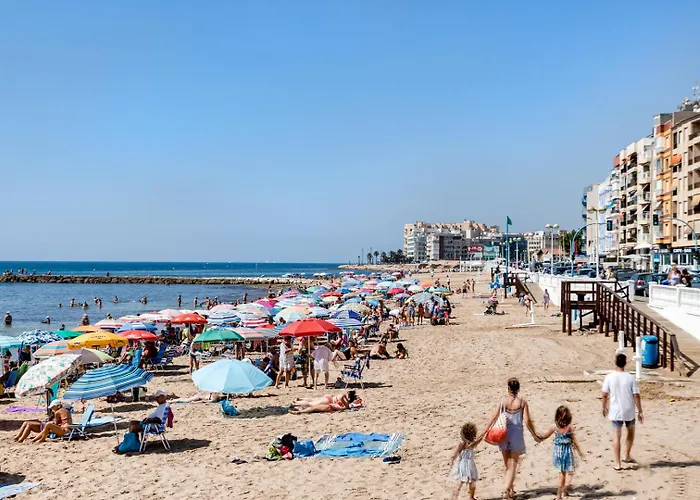 Calle Concordia 86, Two Bedroom Apartment, Up To 6 Guests, Near Del Cura Beach,supermarket Mercadona And Bus Station *