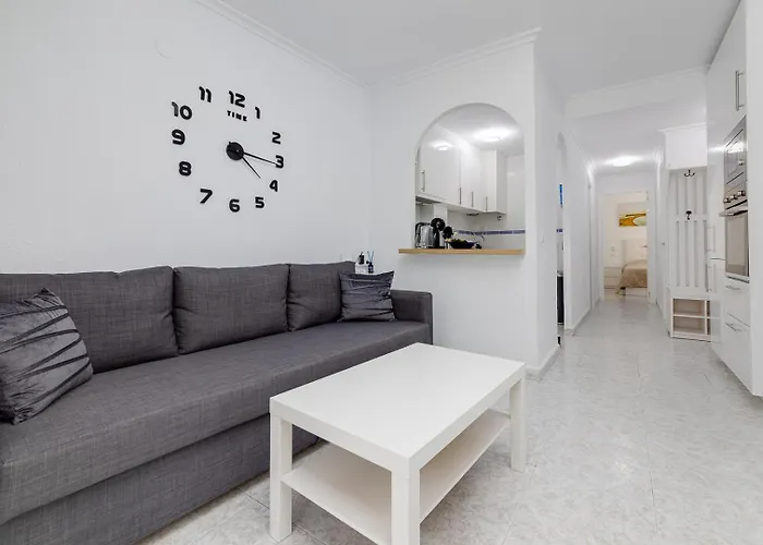 Calle Concordia 86, Two Bedroom Apartment, Up To 6 Guests, Near Del Cura Beach,supermarket Mercadona And Bus Station