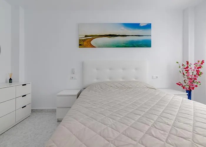 Calle Concordia 86, Two Bedroom Apartment, Up To 6 Guests, Near Del Cura Beach,supermarket Mercadona And Bus Station