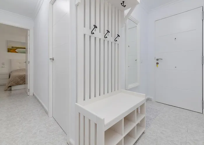 Calle Concordia 86, Two Bedroom Apartment, Up To 6 Guests, Near Del Cura Beach,supermarket Mercadona And Bus Station