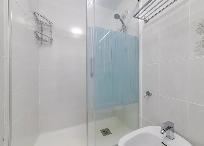 Calle Concordia 86, Two Bedroom Apartment, Up To 6 Guests, Near Del Cura Beach,supermarket Mercadona And Bus Station *