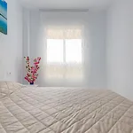 Calle Concordia 86, Two Bedroom Apartment, Up To 6 Guests, Near Del Cura Beach,supermarket Mercadona And Bus Station Апартаменты