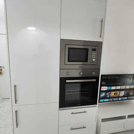 Concordia Beachside Apartment: Near Del Cura & Station *