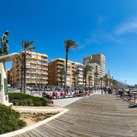 Calle Concordia 86, Two Bedroom Apartment, Up To 6 Guests, Near Del Cura Beach,supermarket Mercadona And Bus Station * טורבייחה