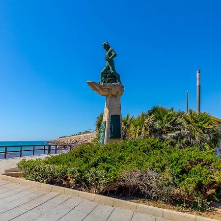 Calle Concordia 86, Two Bedroom Apartment, Up To 6 Guests, Near Del Cura Beach,supermarket Mercadona And Bus Station Торевьиа