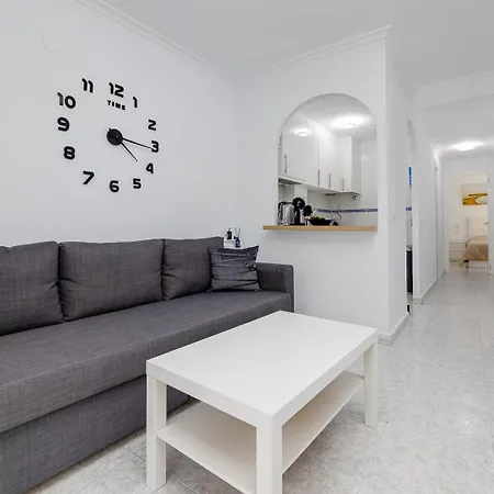 Calle Concordia 86, Two Bedroom Apartment, Up To 6 Guests, Near Del Cura Beach,supermarket Mercadona And Bus Station