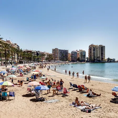 Calle Concordia 86, Two Bedroom Apartment, Up To 6 Guests, Near Del Cura Beach,supermarket Mercadona And Bus Station Апартаменты Торевьиа