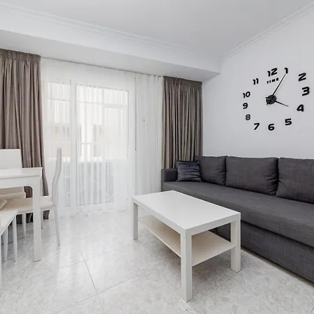 Calle Concordia 86, Two Bedroom Apartment, Up To 6 Guests, Near Del Cura Beach,supermarket Mercadona And Bus Station Апартаменты *