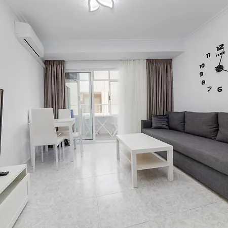 Concordia Beachside Apartment: Near Del Cura & Station Torrevieja