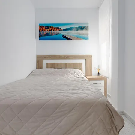 Calle Concordia 86, Two Bedroom Apartment, Up To 6 Guests, Near Del Cura Beach,supermarket Mercadona And Bus Station Апартаменты