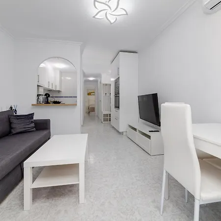 Апартаменты Calle Concordia 86, Two Bedroom Apartment, Up To 6 Guests, Near Del Cura Beach,supermarket Mercadona And Bus Station *