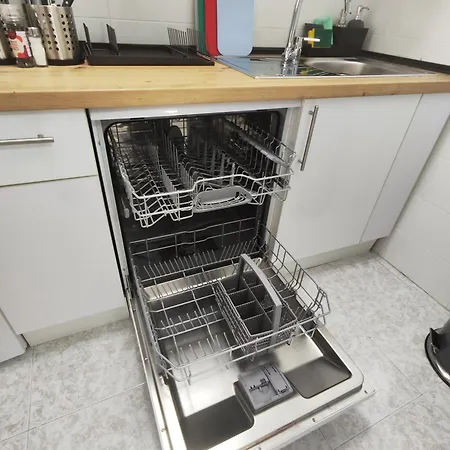 Calle Concordia 86, Two Bedroom Apartment, Up To 6 Guests, Near Del Cura Beach,supermarket Mercadona And Bus Station