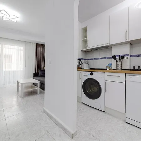 Calle Concordia 86, Two Bedroom Apartment, Up To 6 Guests, Near Del Cura Beach,supermarket Mercadona And Bus Station *